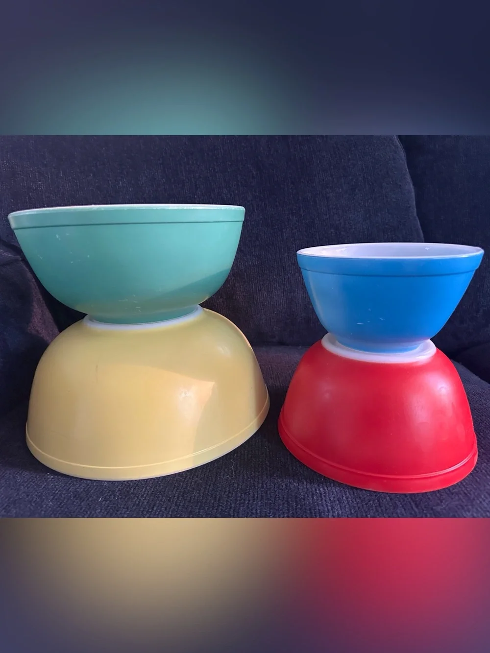 Vintage Pyrex Primary Colors Mixing Bowls - Full Set in Good Condition